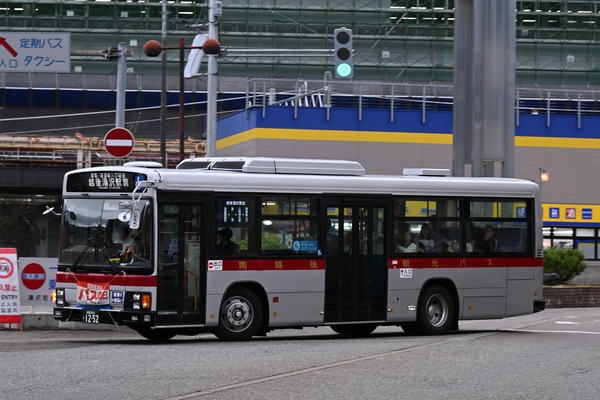 南越後観光バス (1)