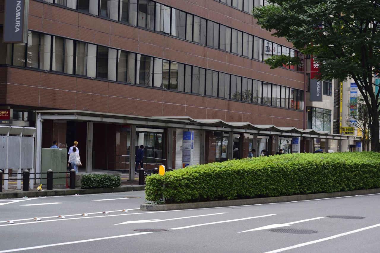 横浜駅西口バスのりば変更 相鉄バス情報室 1台のバスを追いかけて 横浜駅西口バスのりば変更 相鉄バス情報室 1台のバスを追いかけて