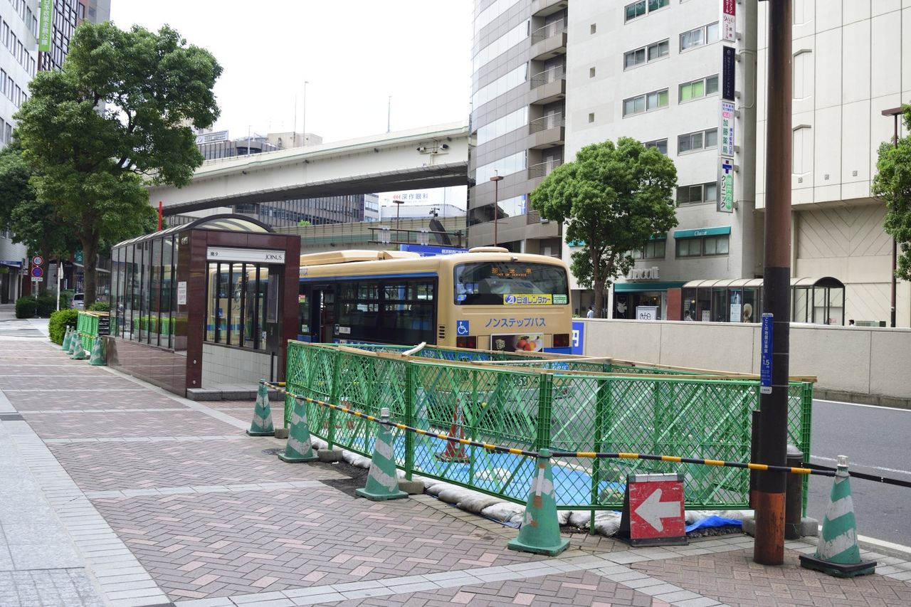 横浜駅西口バスのりば変更 相鉄バス情報室 1台のバスを追いかけて 横浜駅西口バスのりば変更 相鉄バス情報室 1台のバスを追いかけて