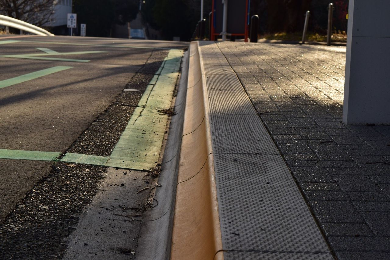 国大北 バス停でバリアフリー実験実施中 相鉄バス情報室 １台のバスを追いかけて