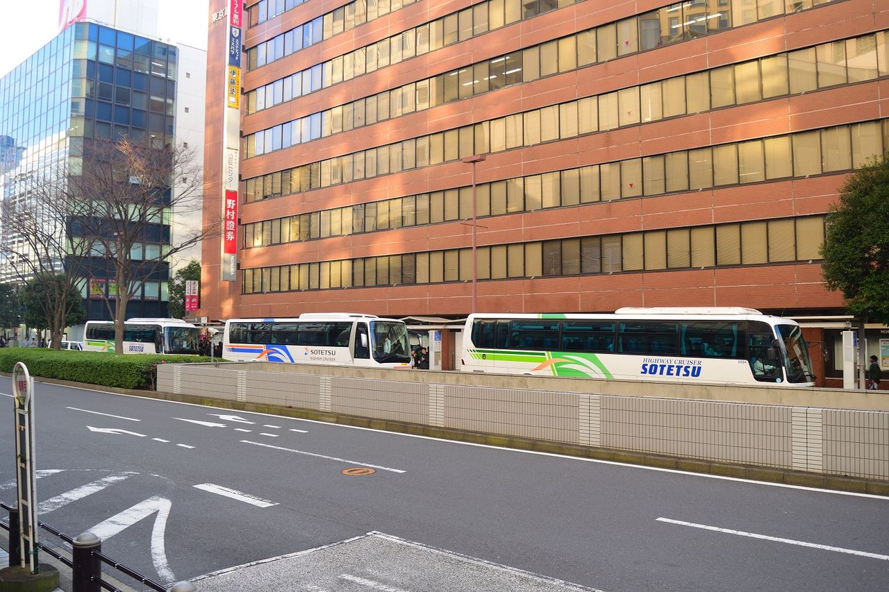 横浜駅西口バスのりば変更 相鉄バス情報室 1台のバスを追いかけて 横浜駅西口バスのりば変更 相鉄バス情報室 1台のバスを追いかけて