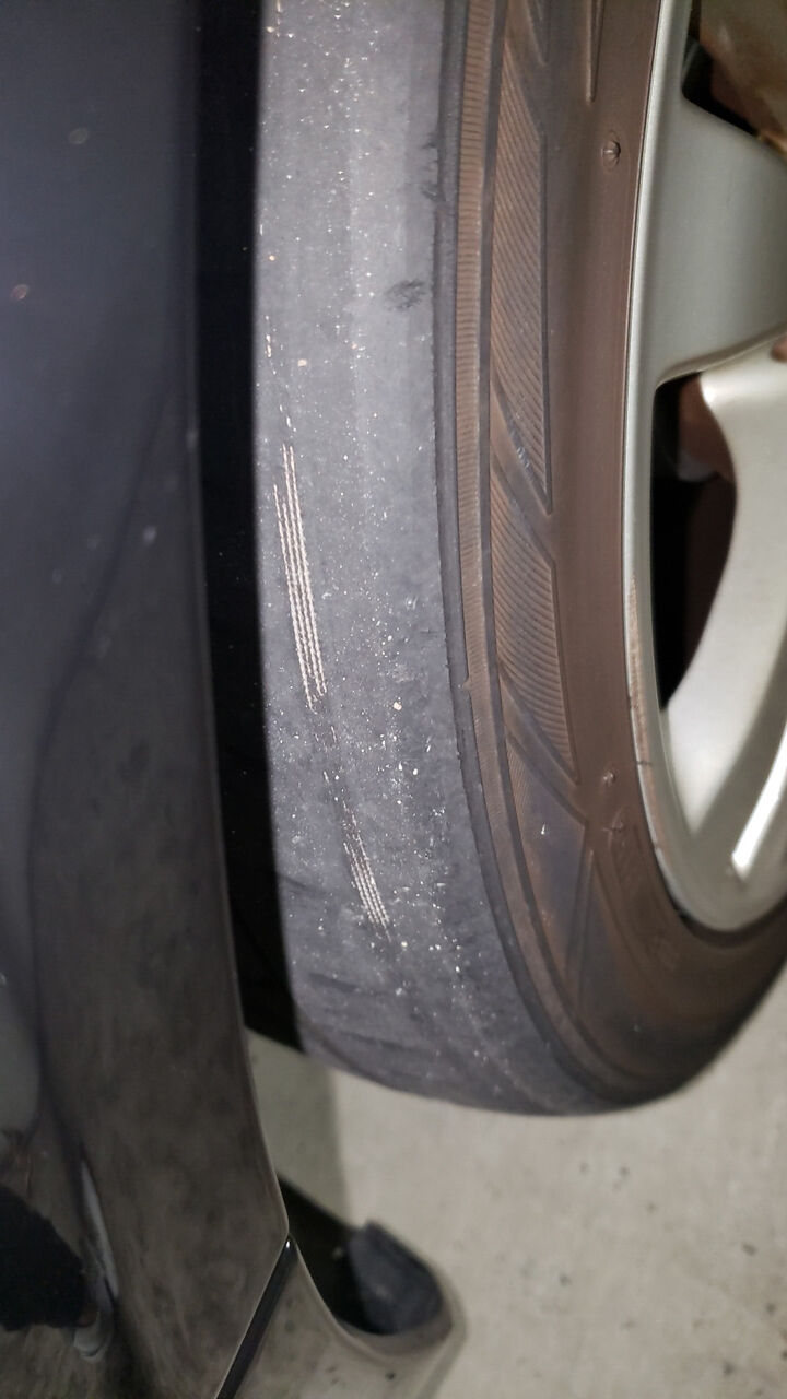 急募 車のタイヤに白い線みたいなの出てきたんだが Nanjpost 急募 車のタイヤに白い線みたいなの出てきたんだが Nanjpost