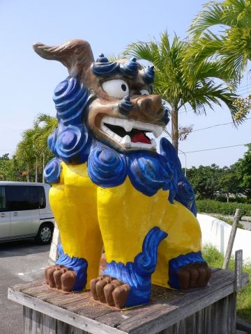 ちょこっと沖縄、、３月なのに海開きもしています　初夏です