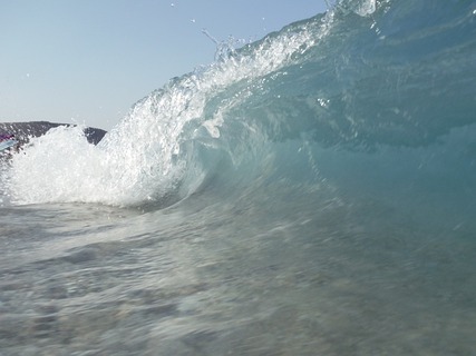 waves-1945617_640