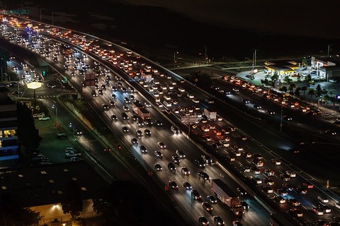 traffic-jam-1703575_640