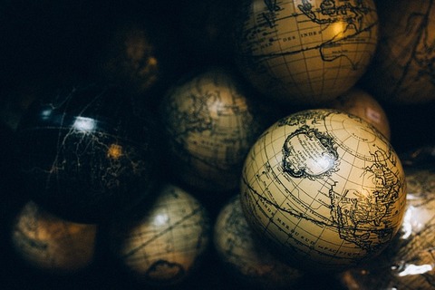 globes-1246245_640