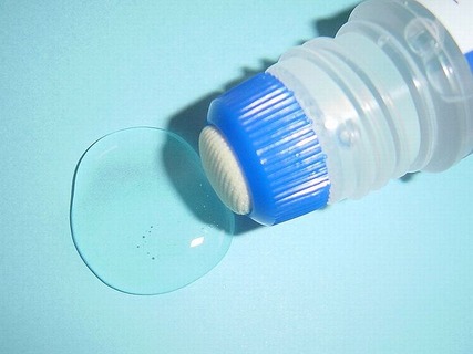 640px-AdhesivesForHouseUse005