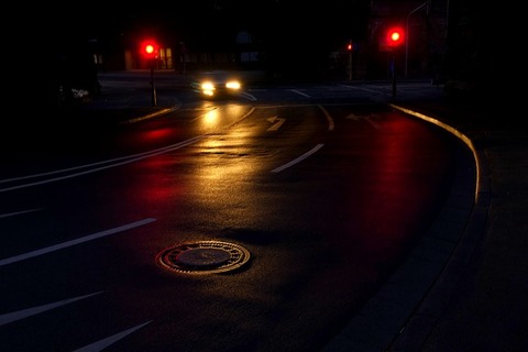 road-1589126_640