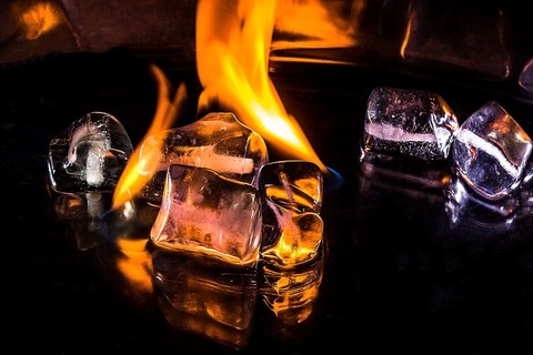 ice-cubes-1914236_640