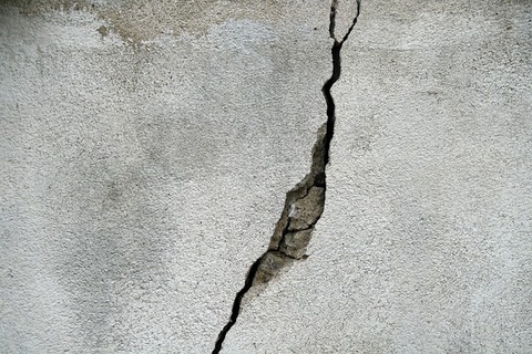 crack-695010_640