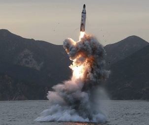 潜水艦発射弾道ミサイル（SLBM）