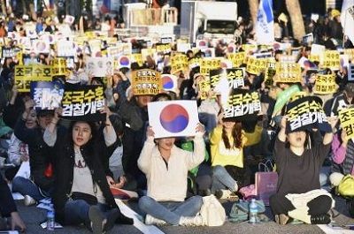 チョ・グク氏妻逮捕報道 チョ氏支持者らが集会
