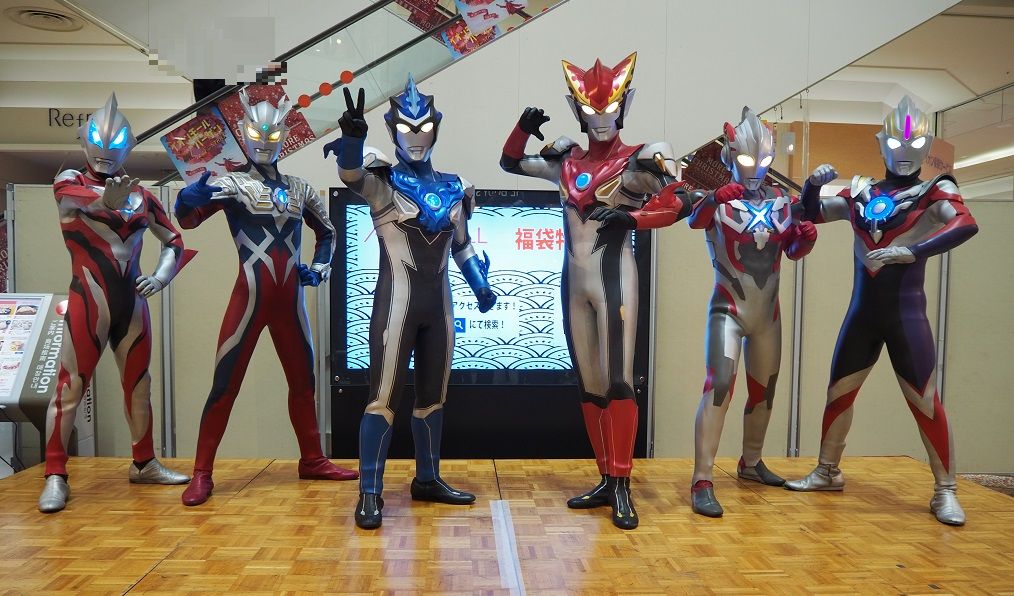イオンモール新居浜 ウルトラ6ヒーロー撮影会 12 22 思いつくまま 気の向くまま イオンモール新居浜 ウルトラ6ヒーロー撮影会 12 22 思いつくまま 気の向くまま