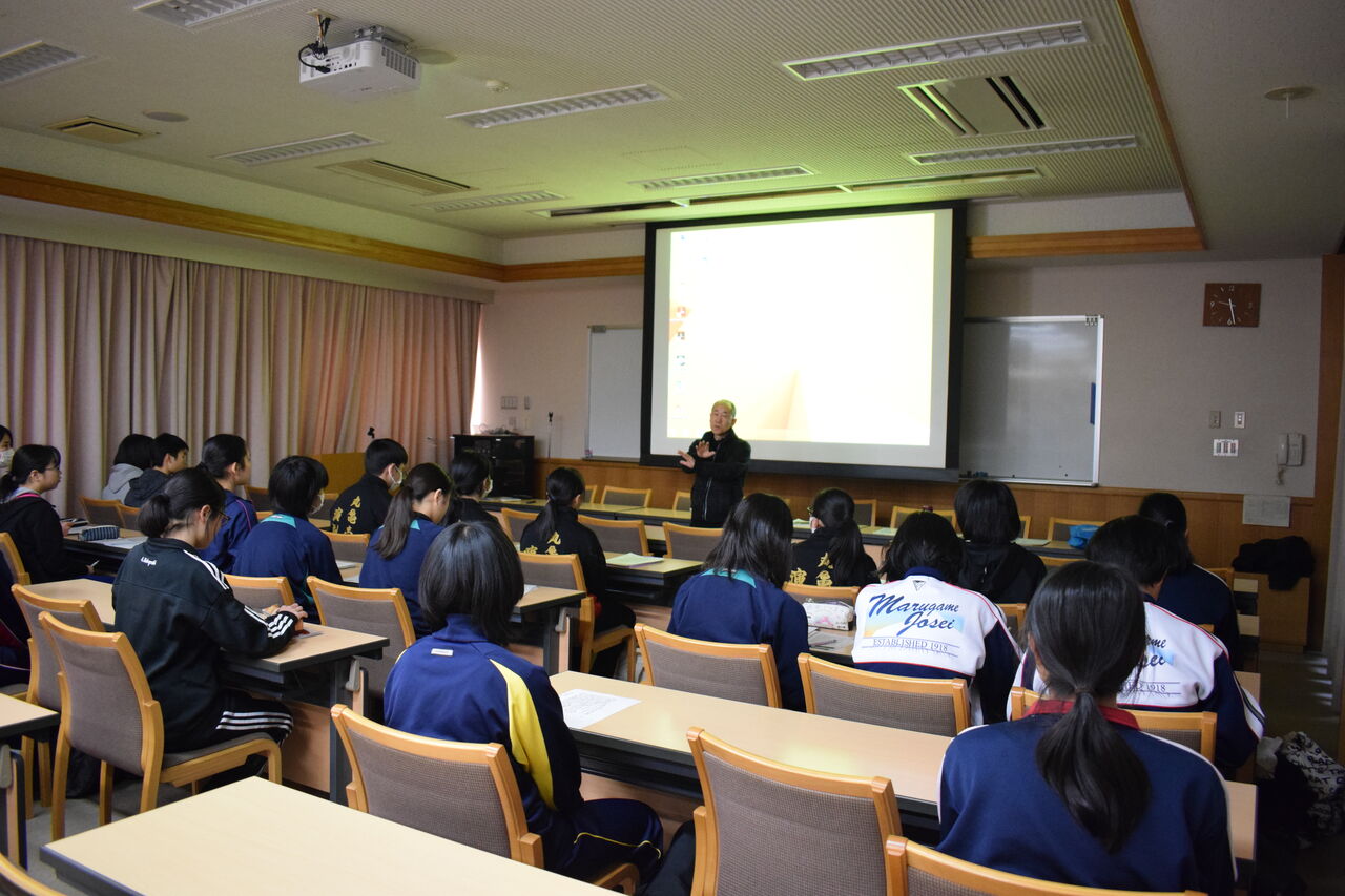 19年度生徒講評活動ワークショップを実施しました 香川県の高校演劇のページ 19年度生徒講評活動ワークショップを実施しました 香川県の高校演劇のページ