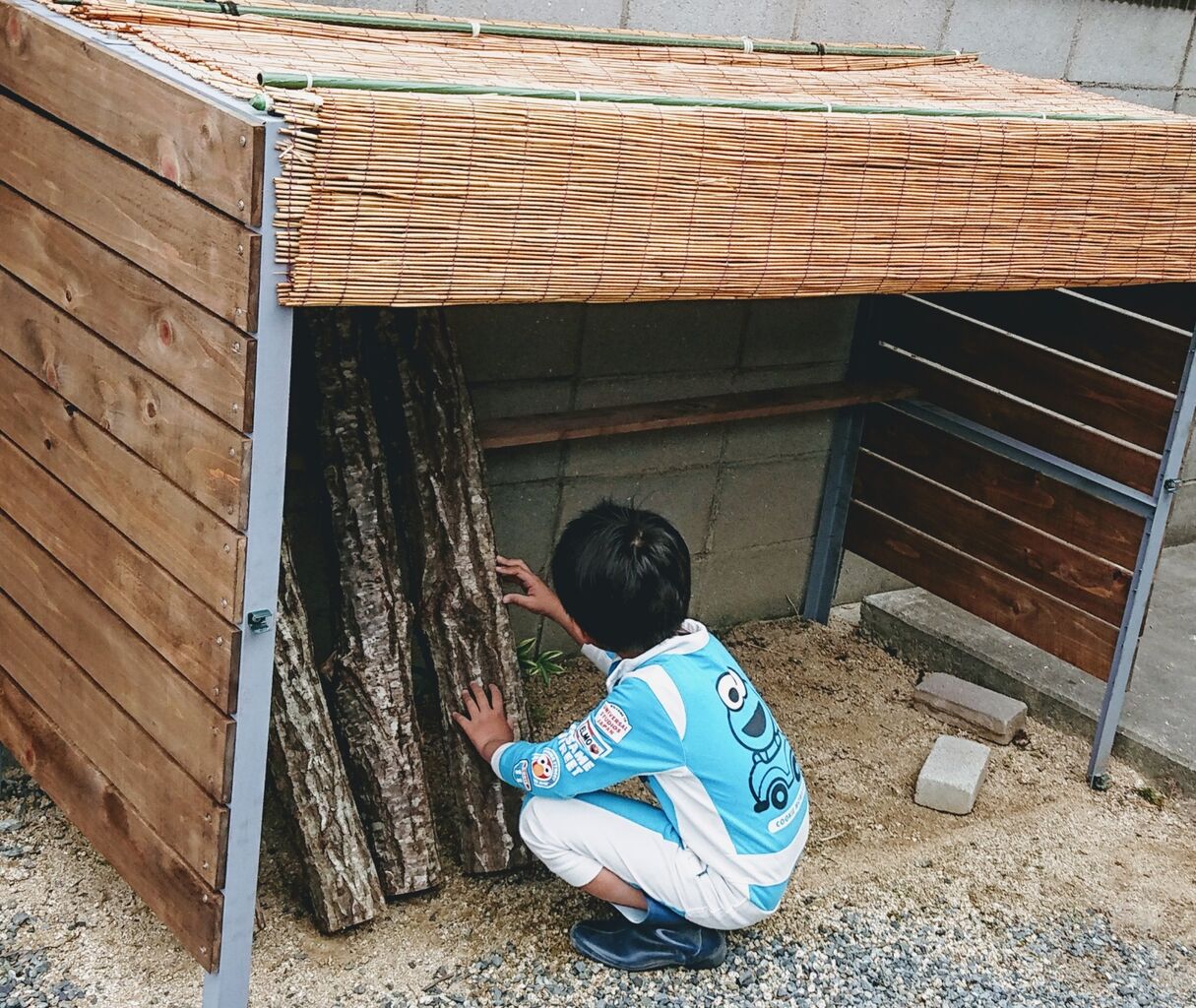 自給自足 キノコ小屋をｄｉｙ やってからかんがえる