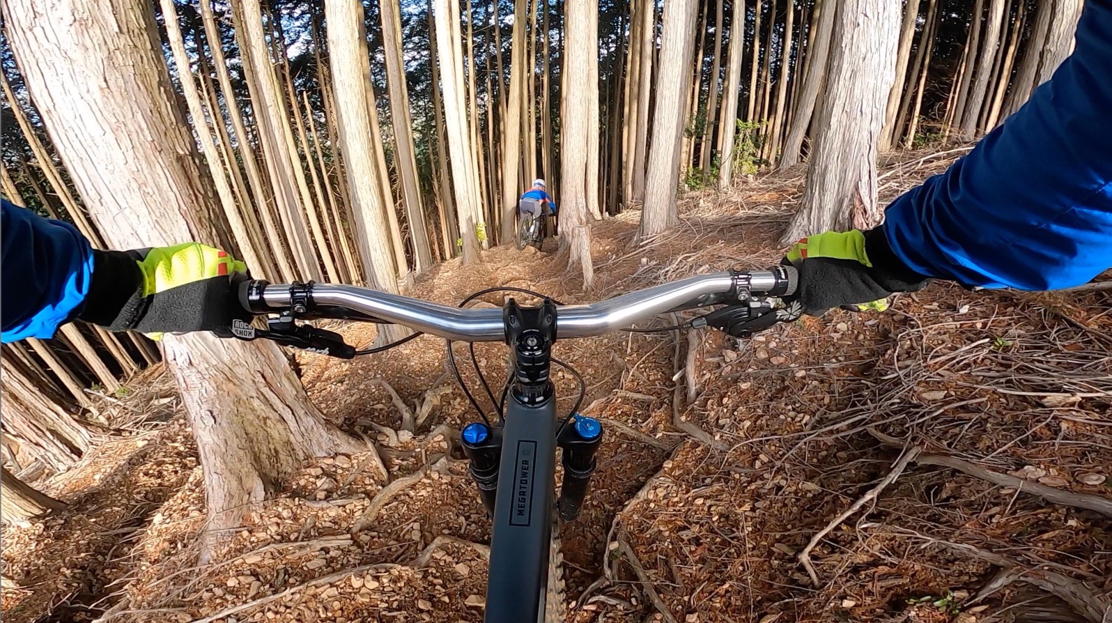 GH010289_MP4_と_【MTB】フルサス_ダウンヒル体験記.jpg GH010289 MP4 と MTB フルサス ダウンヒル体験記