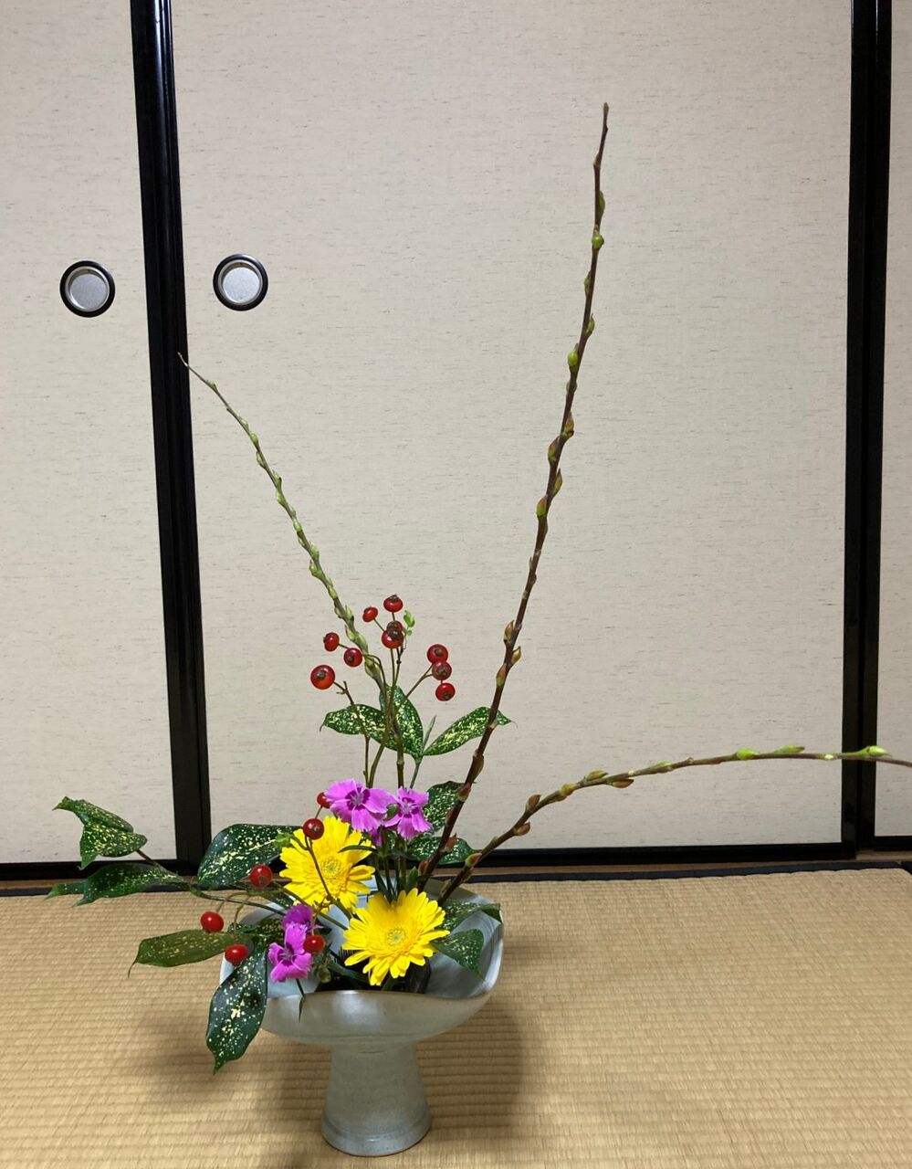 ネコヤナギの自由花 花月流