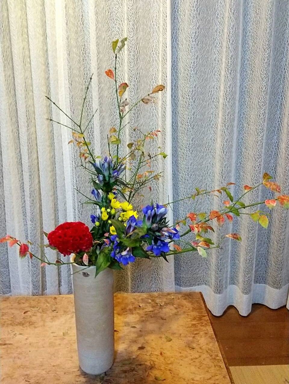 ニシキギの投げ入れ 花月流 ニシキギの投げ入れ 花月流