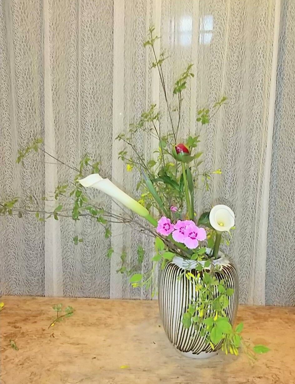 ソケイとツツジの投げ入れ 花月流