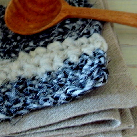 かぎ針編み初心者におすすめ こま編みのコースター かぎ編みの無料編み図と編み方入門ブログ