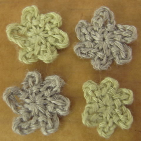 かぎ編みで編んだ 花のモチーフ001 かぎ編みの無料編み図と編み方入門ブログ