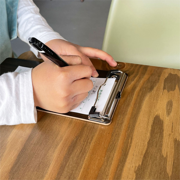 08ホール担当のこども店長さん♡