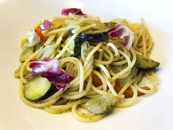 06パスタ:彩り野菜のジェノベーゼ