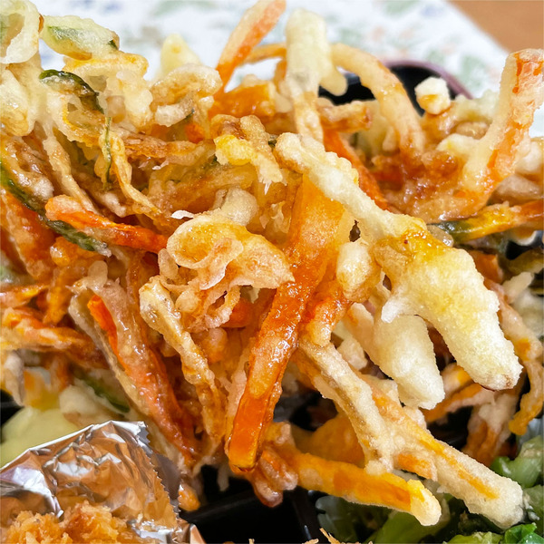 04大きな野菜かき揚げ2枚