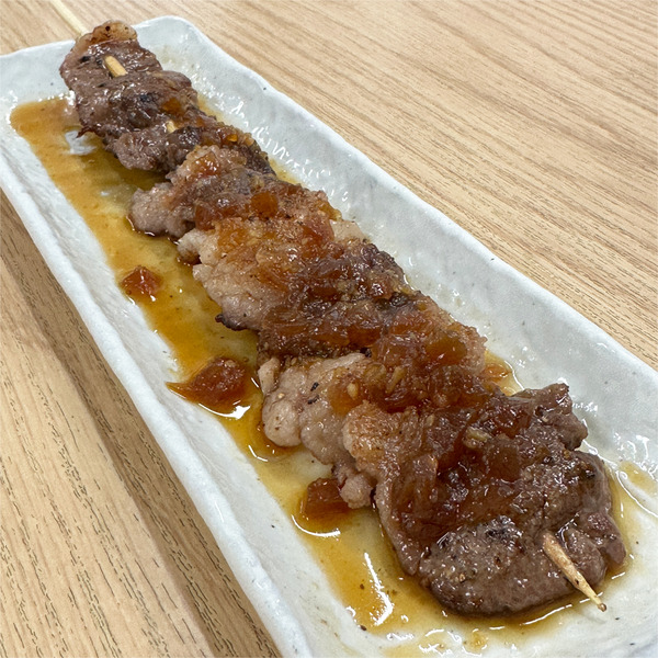 06黒毛和牛串・国産(1097円)