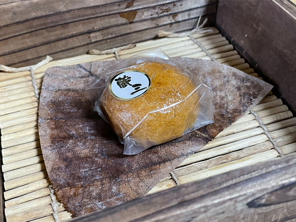 12温泉まんじゅうはセイロごと冷蔵庫に入ってました