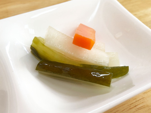 05週替わりランチ(900円)野菜の甘酢漬け