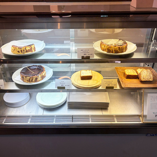 08ケーキのショーケース