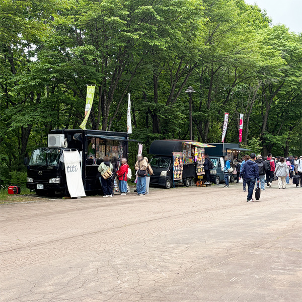 03キッチンカーはスイーツのみ