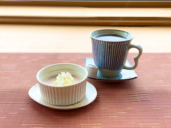 12桜ミルクプリンと食後のコーヒー