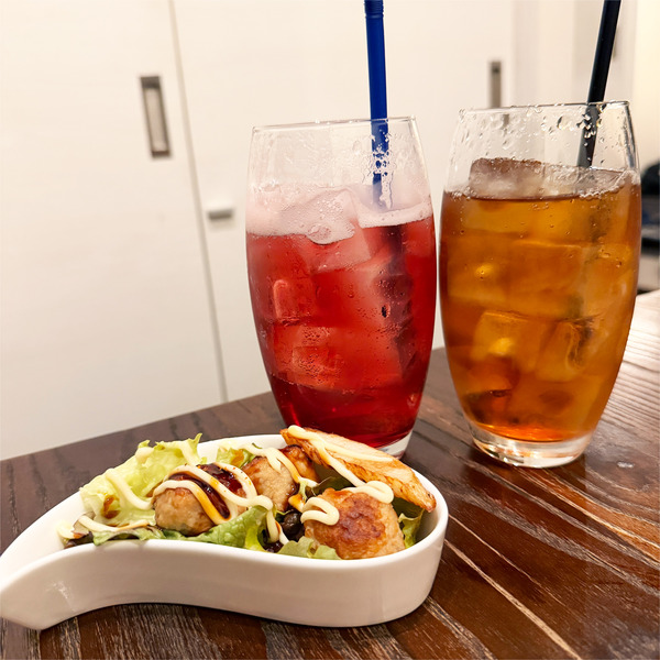 01お通し・席料(610円×4)・山ぶどうソーダ(360円)・ウーロン茶(360円)