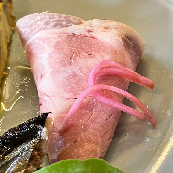 04白樺ポークの自家製ハム