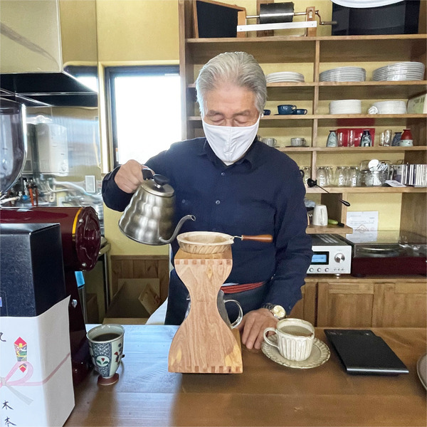 03挽きたての珈琲を淹れて頂きます