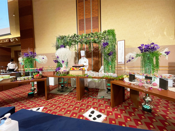 36ククミスさん装飾の生ハムカッティングコーナー