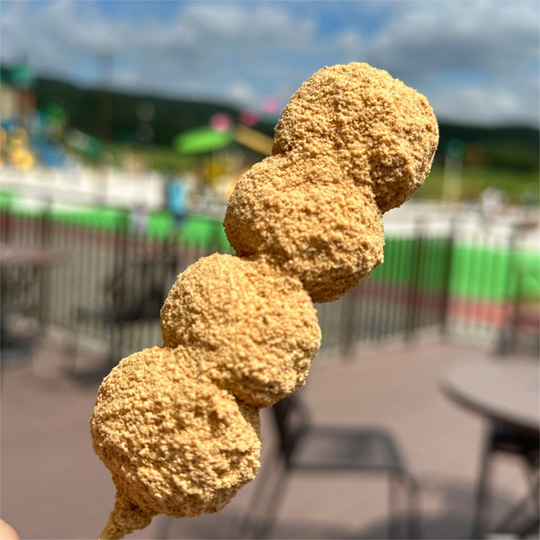 03焼き団子・きな粉(180円)