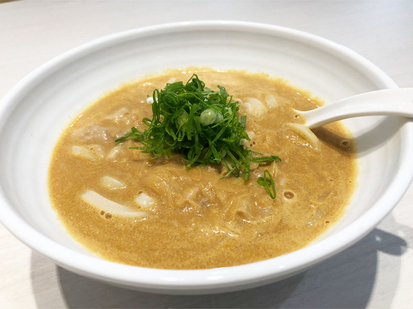 01クリーミーカレーうどん(880円)