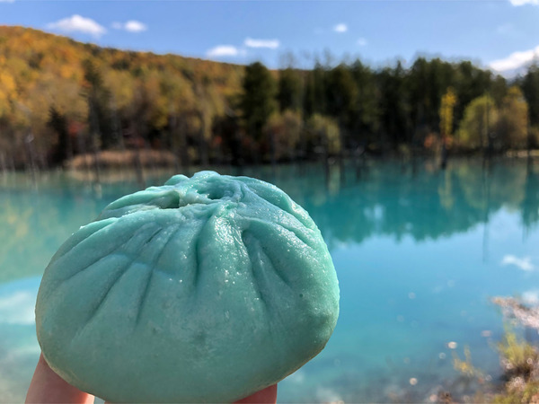 02青い豚まん(450円)