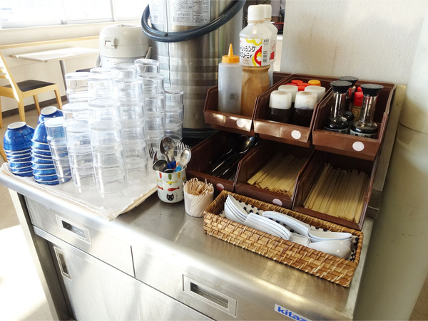 03お冷・お茶はセルフ☆調味料はご自由に♪