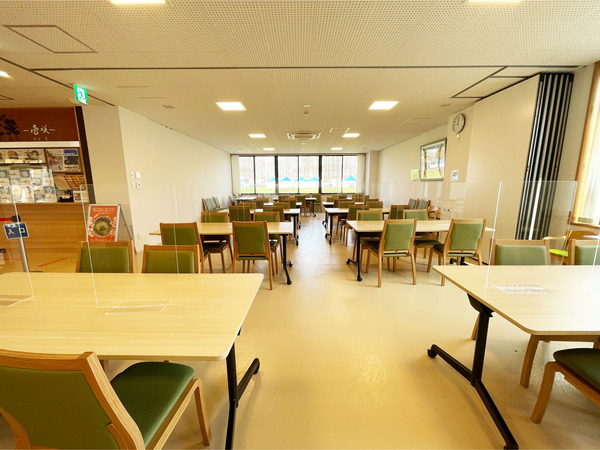 10イートインスペース_2