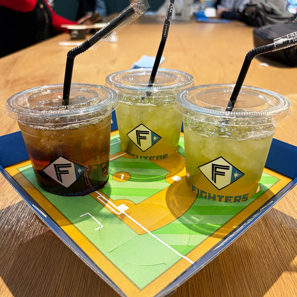 18ウーロン茶(380円)・緑茶(380円×2)