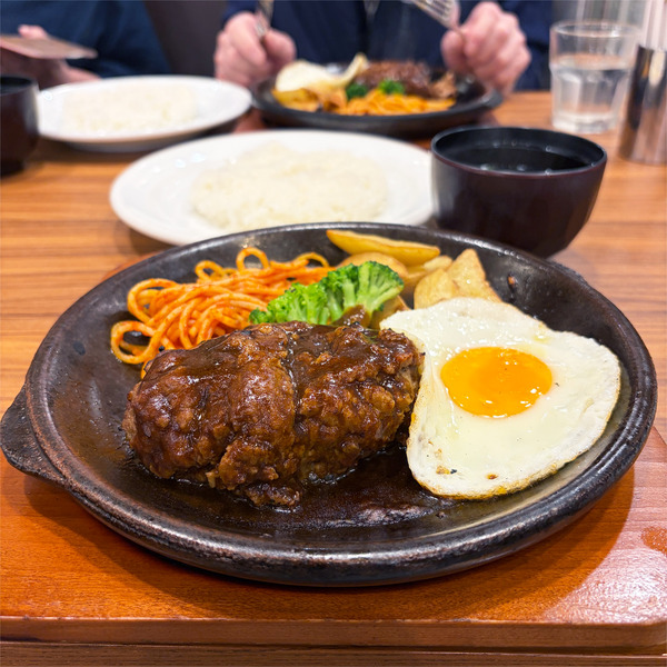 01ハンバーグステーキ・180g(1100円)