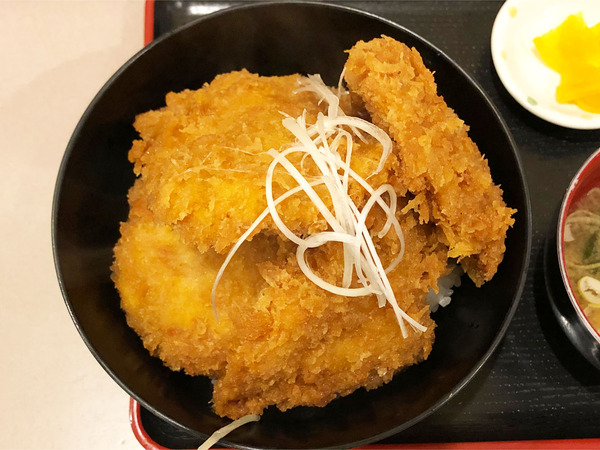 03美瑛豚たれカツ丼(980円)上から