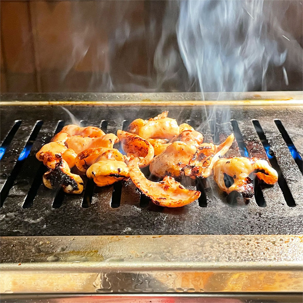 09ホルモン焼いてます