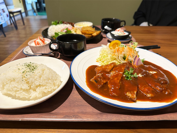 01北海道産豚ロースのポークチャップ(1350円)