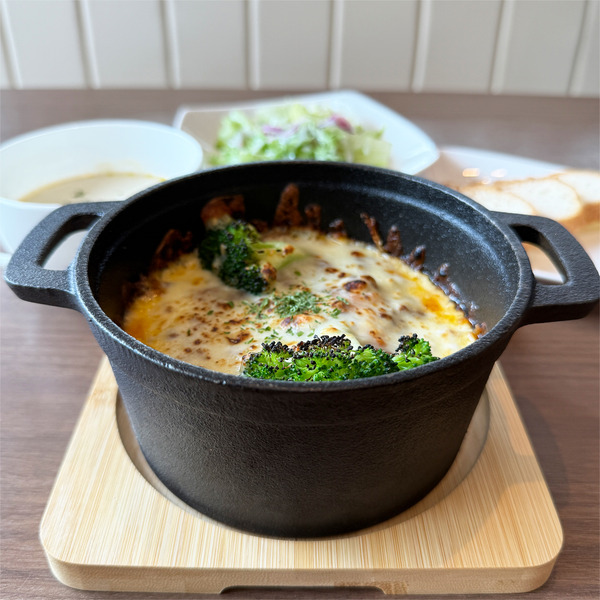 06自家製ボロネーゼの溶岩パスタ(1320円)1