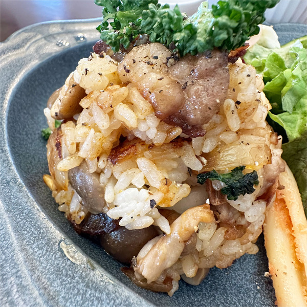 02牛肉としめじのバターライス